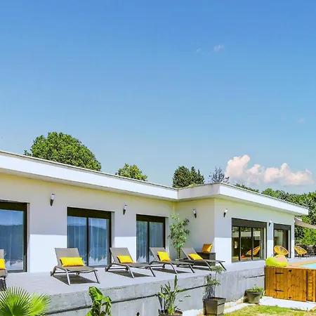 Holiday home Beautiful In Montelimar